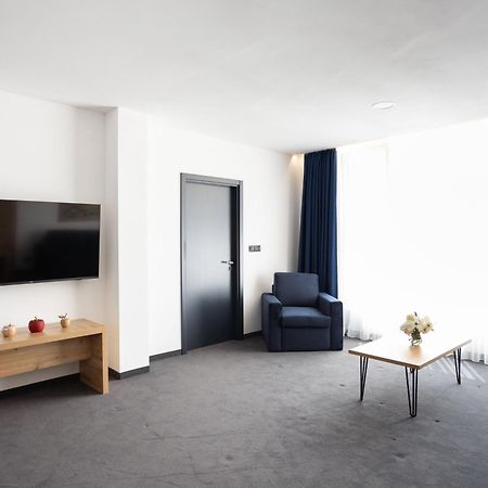 Blue Star Luxury Hotel Sofia Esterno foto