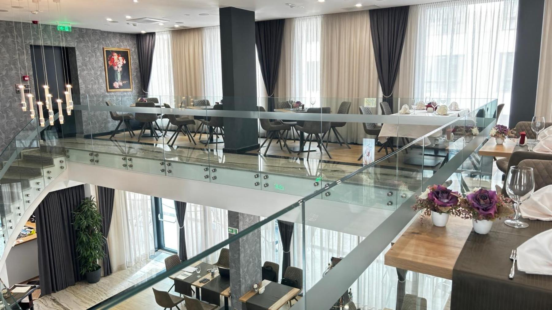 Blue Star Luxury Hotel Sofia Esterno foto