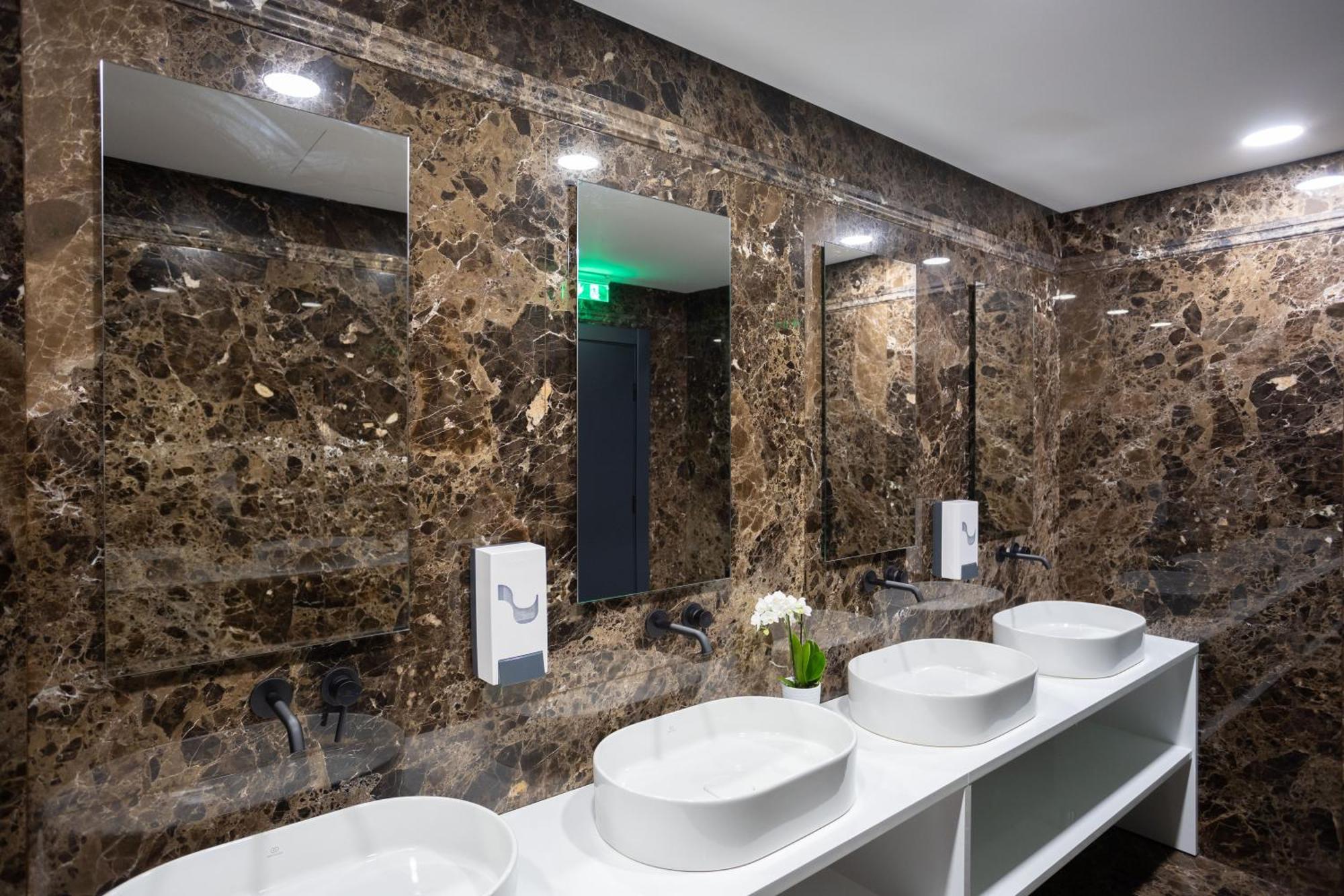 Blue Star Luxury Hotel Sofia Esterno foto